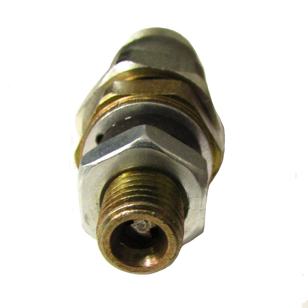 One Tractor fuel injector to fit Fits Kubota B7100HSTD B7100HSTE F2100 L175 L225