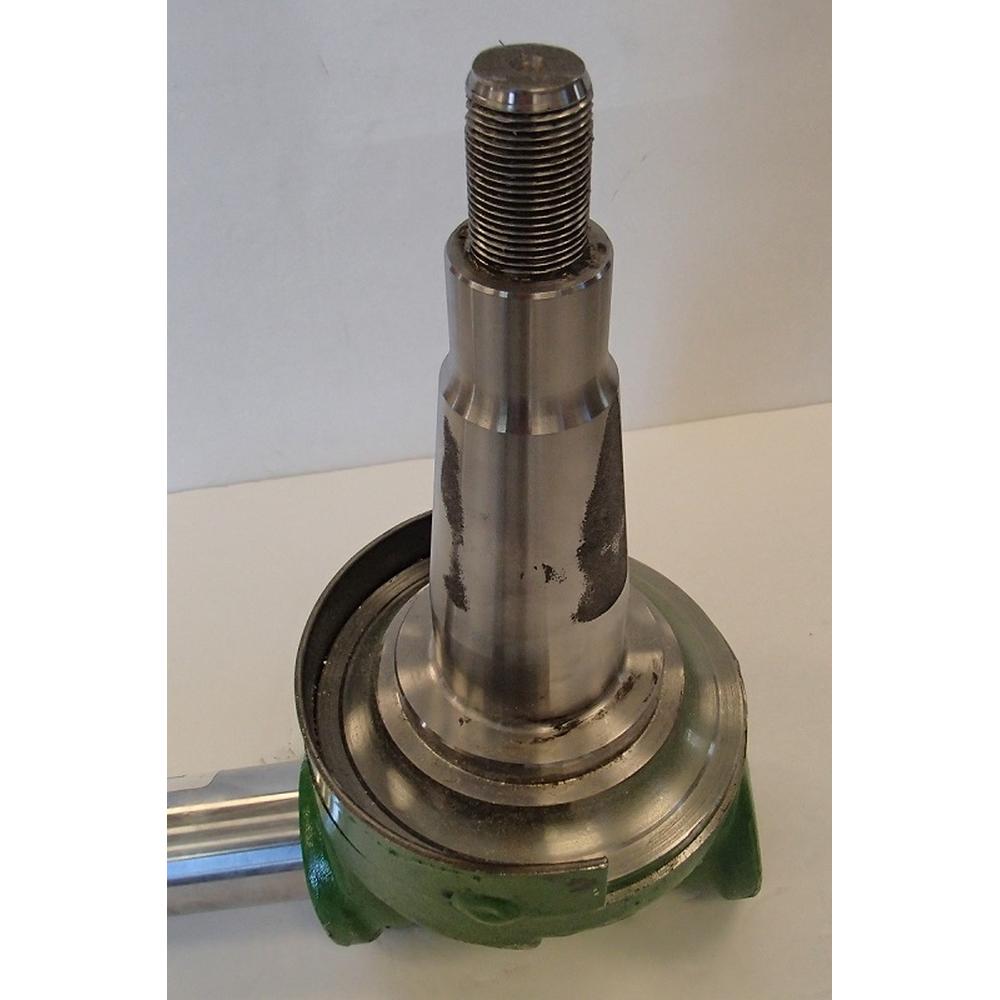 AT76138 Spindle Fits John Deere 310B s/n 700148-, 401D s/n 700148-, 480C s/n 700